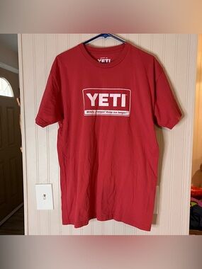 Yeti Red "Wildly Stronger Keep Ice Longer"  T-Shirt Size Large